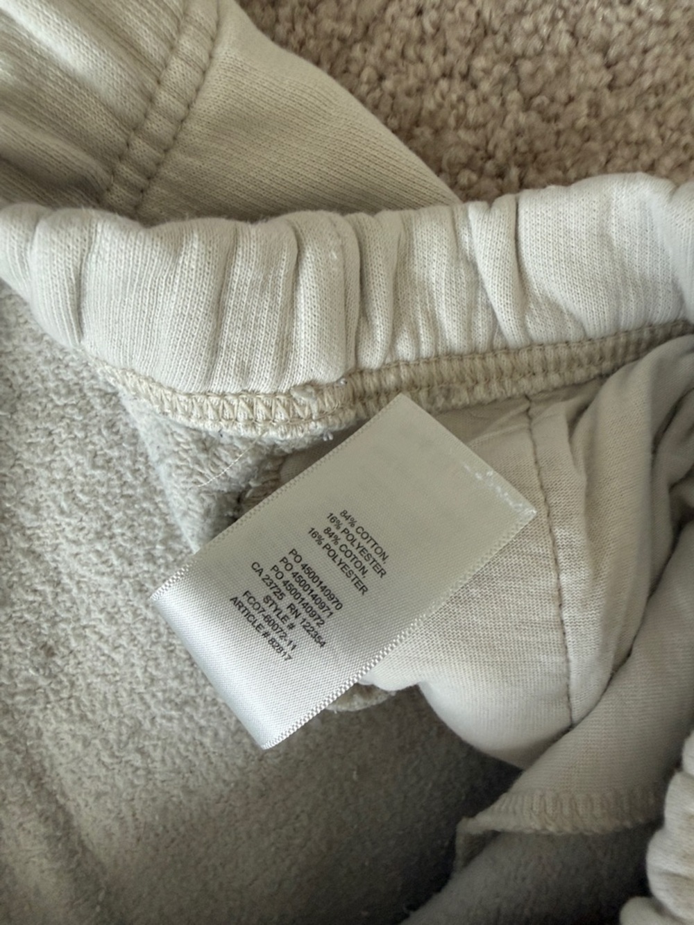 Wilfred Aritzia Cream Relaxed Fit Sweatshorts - Picture 5 of 7